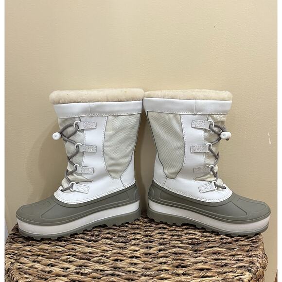 UGG Australia WHITE WATERPROOF SHEEPSKIN SNOW BOOTS Sz 4 - Picture 3 of 14